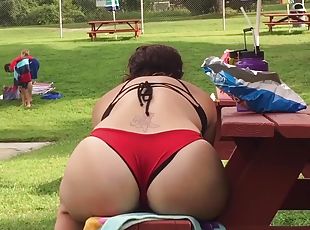 arsch, öffentliche, dilettant, erotisch-mutti, beute, bikini, brunette