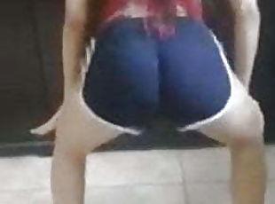 Novinha dancando 