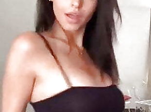 lea elui tik tok bouncing boobs braless 