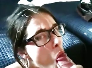 lunettes, amateur, fellation, ejaculation-sur-le-corps, hardcore, maison, couple, sur-le-visage, webcam