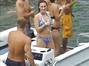 Amateur babes in bikini enjoys drinking and kinky fun on the yacht