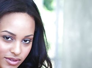 Kaylia Cassandra the pretty black babe in close-up video