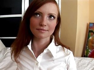 chatte-pussy, babes, fellation, ejaculation-sur-le-corps, ados, couple, hirondelle, doigtage, rousse, jupe-en-l’air