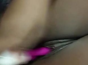 culo, tetas-grandes, coño-pussy, squirting, amateur, negra-ebony, juguete, primera-persona, cachonda, pechugona