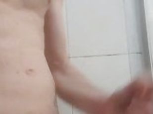 baignade, masturbation, amateur, énorme-bite, britannique, douche, solo, blanc, brunette, tatouage