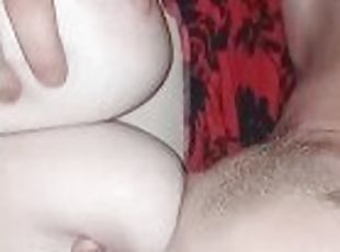 tetas-grandes, orgasmo, amateur, maduro, madurita-caliente, pareja, rubia, fetichista, húmedo, alegre