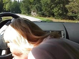 public, amateur, fellation, ejaculation-sur-le-corps, milf, maman, branlette, voiture, ejaculation, blonde