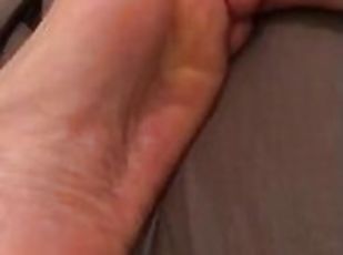 masturbation, amateur, ejaculation-sur-le-corps, énorme-bite, ados, branlette, pieds, ejaculation, solo, bite