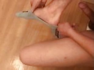 masturbation, amateur, ejaculation-sur-le-corps, ados, branlette, pieds, ejaculation, fétiche, solo