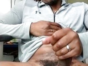 amateur, ejaculation-sur-le-corps, gay, branlette, black, pieds, solo, bite