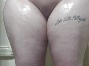 baignade, masturbation, amateur, milf, maman, belle-femme-ronde, fétiche, douche, humide, tatouage