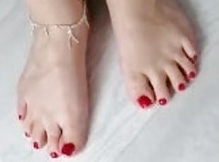 Red Nails / Uñas Rojas