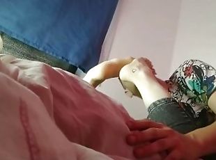 footjob white latin argentina cumshot nice feet soles size9 paja con los pies