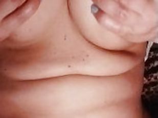 masturbation, mamelons, orgasme, amateur, milf, maman, mère, solo