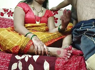 Pila saree pahankar Desi bhabhi ne apane hi uncle ke sath chud gahi