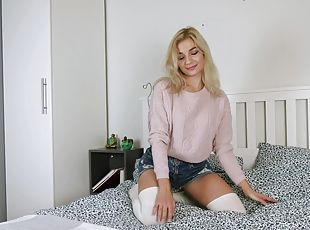 gros-nichons, masturbation, amateur, blonde, seins, chatte, solo, jambes