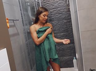 baignade, tricherie, masturbation, en-plein-air, amateur, anal, fellation, branlette, cam, espion