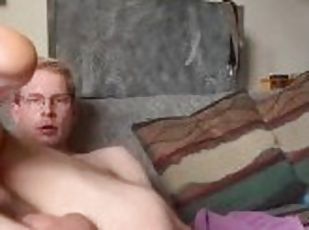 lunettes, amateur, ejaculation-sur-le-corps, énorme-bite, gay, branlette, ejaculation-interne, gode, fétiche, solo