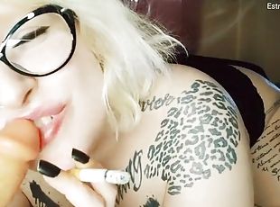 teta-grande, chupanços, brinquedo, hardcore, excitante, loira, dildo, fumando, espanhol, tatuagem