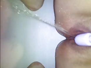 clitoris, masturbare-masturbation, pisandu-se, pasarica, tasnit, bunaciuni, jucarie, camera-web, fetish, solo