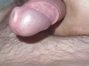 masturbation, vieux, amateur, ados, branlette, jeune-18, chambre-a-coucher, plus-agée, solo, vieux-jeune