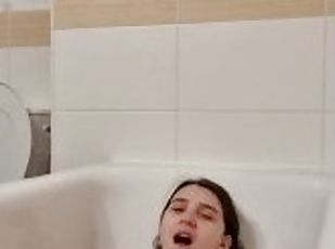 baignade, masturbation, orgasme, public, amateur, jouet, mignonne, petite, brunette