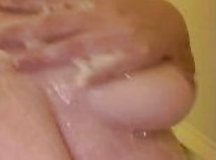 baignade, gros-nichons, masturbation, vieux, amateur, milf, jeune-18, plus-agée, douche, solo