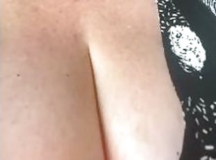 tetas-grandes, pezones, amateur, maduro, madurita-caliente, regordeta, tetas, fetichista, a-solas