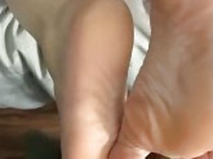 amateur, mature, énorme-bite, interracial, pieds, pute, fétiche, branlette-avec-les-pieds, bite