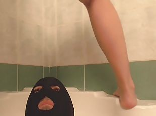 pisser, bdsm, esclave, fétiche, femme-dominatrice, alcool