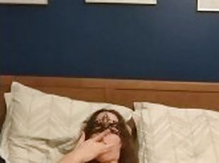 gros-nichons, masturbation, amateur, maman, branlette, fétiche, solo, brunette, femme-dominatrice