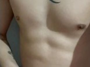 masturbation, amateur, ejaculation-sur-le-corps, gay, branlette, collège, solo, minet, tatouage