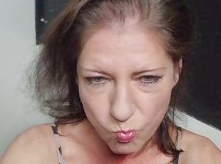 gros-nichons, orgasme, public, amateur, milf, rousse, solo, exhibitionniste, cougar