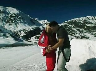 Stunning Blonde Slut Outdoor Blowjob and Snow Fucking