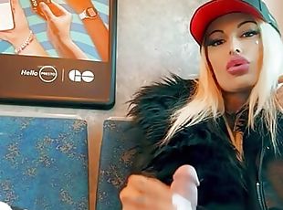 travesti, amatör, üstüneyüzüne-boşalma, kocaman-yarak, genç, mastürbasyon, uzun-çoraplar, dövme