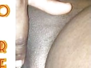 masturbación, orgasmo, coño-pussy, squirting, amateur, negra-ebony, regordeta, consolador, a-solas