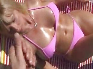 isot-tissit, valtava-mulkku, milf, käsihomma, pov, blondi, bikini, mulkku