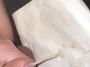 masturbation, amateur, ejaculation-sur-le-corps, ados, branlette, point-de-vue, ejaculation, horny, fétiche, solo