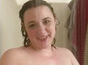 gros-nichons, amateur, milf, maman, belle-femme-ronde, joufflue, naturel, mère, seins, solo