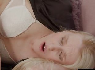 doggy-style, anal, avsugning, cumshot, leksak, fingerknull, sprut, blond, knullande, naturlig