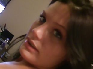 amateur, babes, ejaculation-sur-le-corps, maison, branlette, couple, naturel, brunette, branlette-espagnole