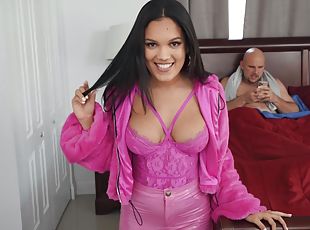 gros-nichons, levrette, chatte-pussy, fellation, ejaculation-sur-le-corps, hardcore, latina, pornstar, trio, ejaculation