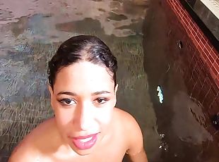 Lalla Potira Em Brincadeira Na Beira Da Piscina 5 Min