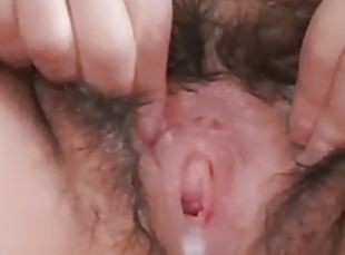 vulve-pelose, masturbarsi, orgasmi, mogli, amatoriali, mammine-mature, hardcore, mamme, spruzzi-di-sperma, masturazione-con-dita