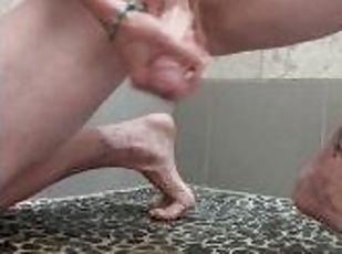 baignade, masturbation, amateur, ejaculation-sur-le-corps, branlette, point-de-vue, ejaculation, douche, solo