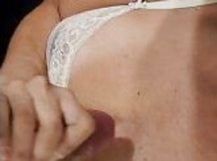 tetas-grandes, amateur, mamada, chorro-de-corrida, polla-enorme, madurita-caliente, latino, corrida-interna, argentino, polla