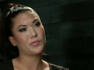 Karlo Karrera and London Keyes get fucked rough in bondage vid