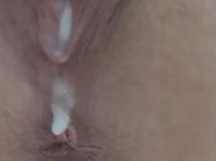 amcık-pussy, amatör, babe, vajinadan-sızan-sperm, meni, dövme