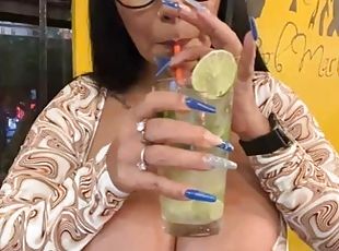 malaking-suso, publiko, milf, latina, solo