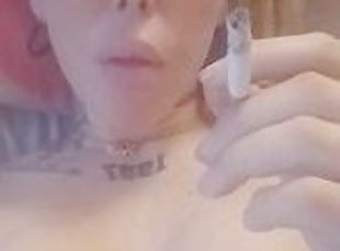 culo, tetas-grandes, amateur, babes, rubia, a-solas, fumando, tatuaje